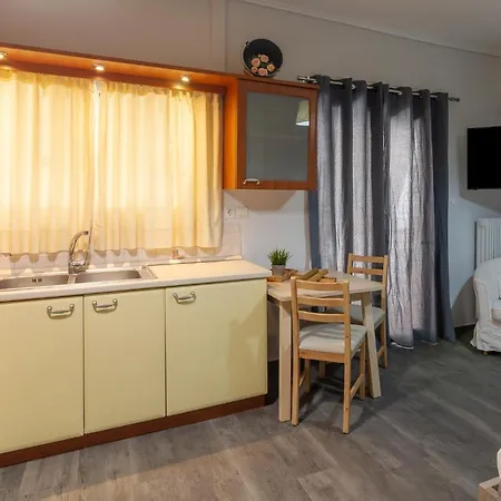 Apartment Cozy For 2 Ppl In Kato Patisia *